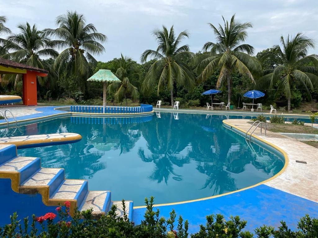 Hotel Tamarindos Сиуатанехо Экстерьер фото