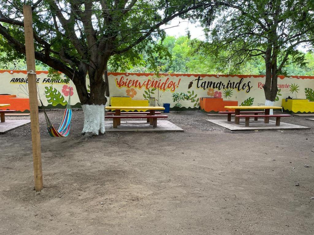 Hotel Tamarindos Сиуатанехо Экстерьер фото